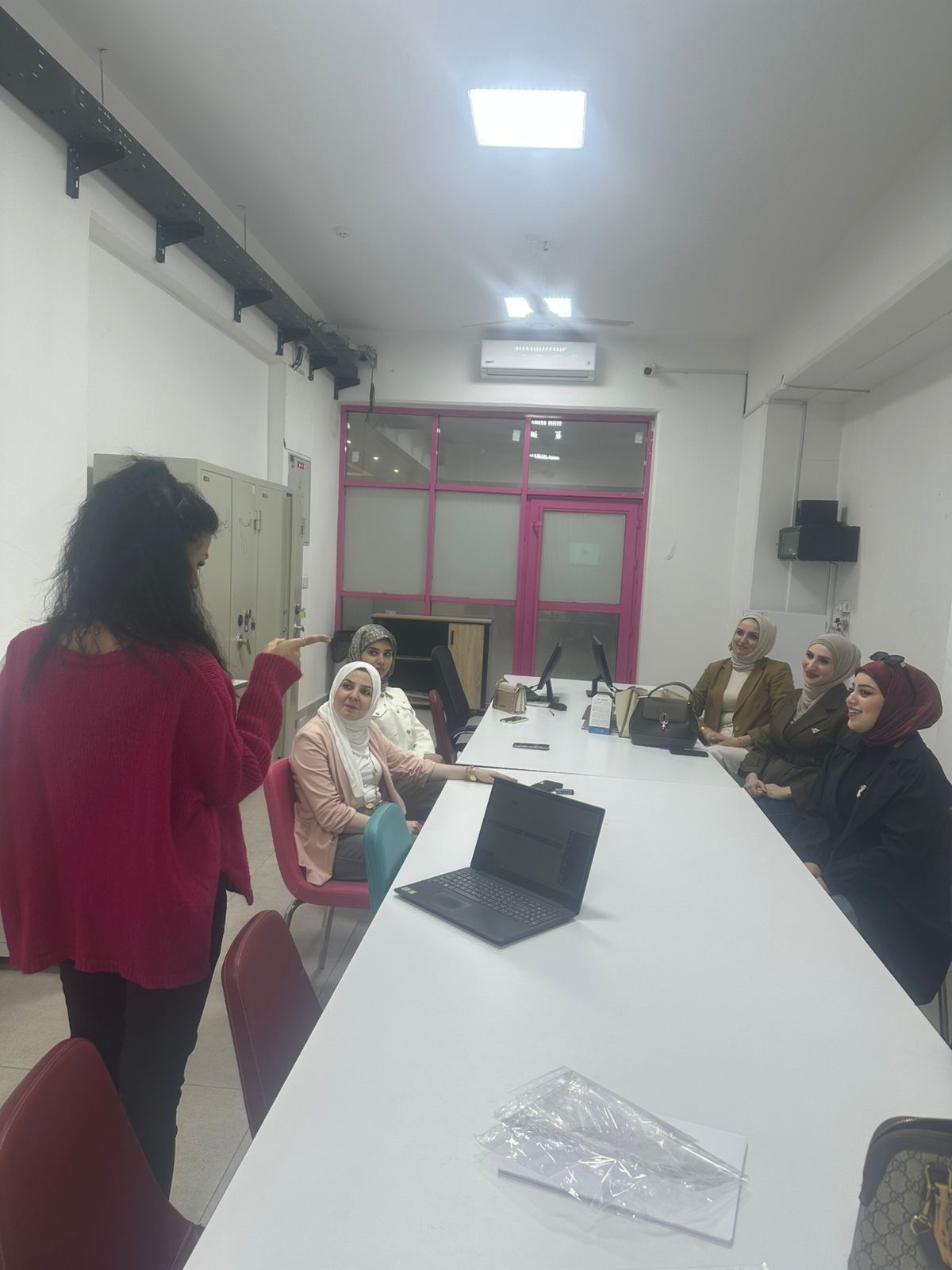 محاضرة ارشادية في كلية الصيدلة