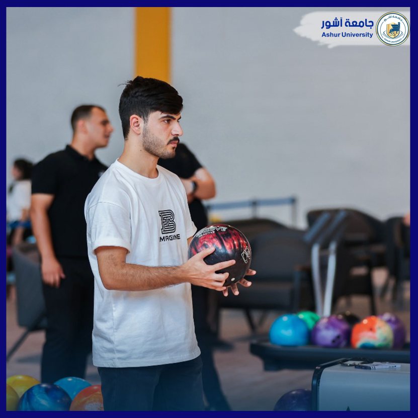 استراحة طلبتنا الاعزاء في قاعة البولنگ