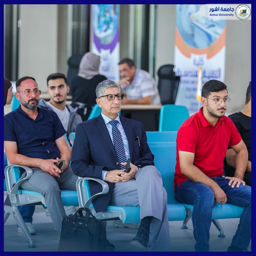 توافد الطلبة الجدد على قسم التسجيل وشؤون الطلبة