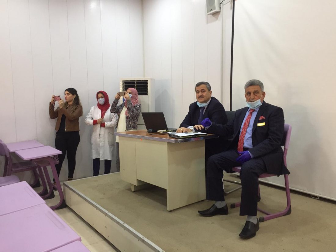 طلبة طب الاسنان في يومهم الدراسي الأول