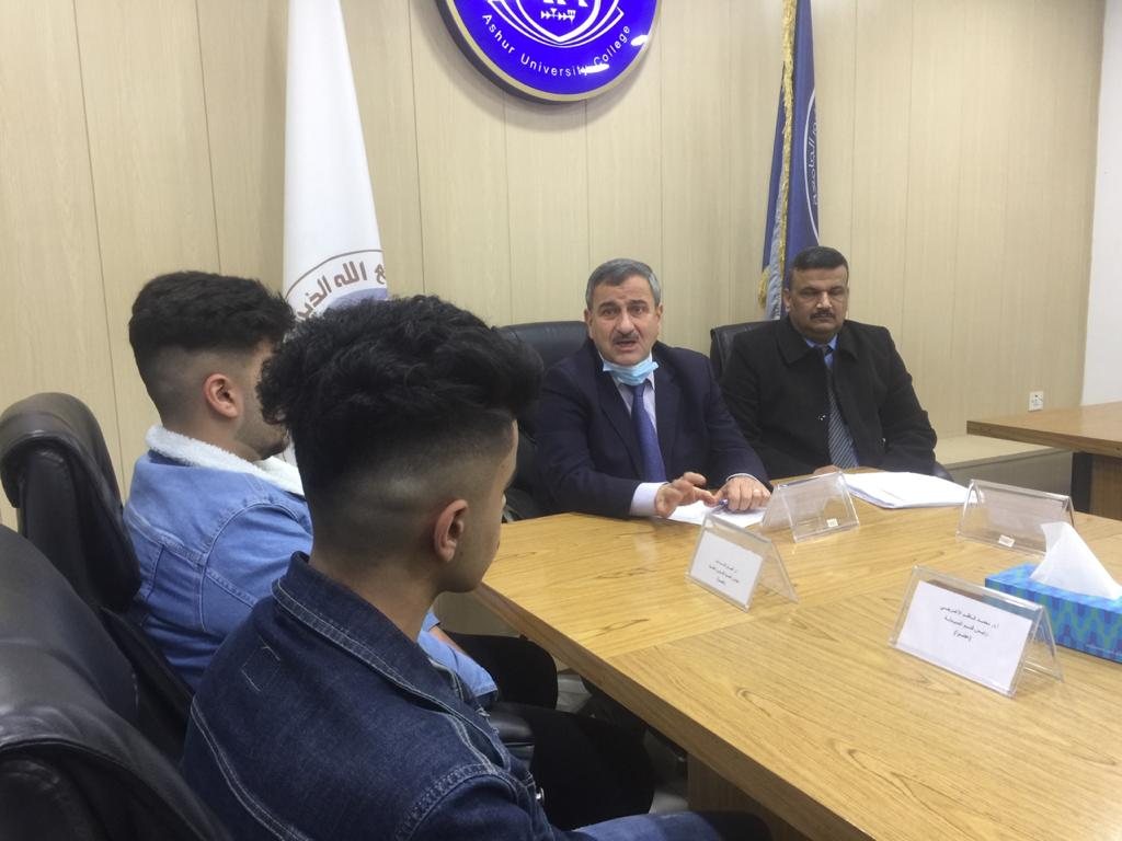 طلبة قسم تقنيات الأجهزة الطبية في لقاء مع رئيس القسم
