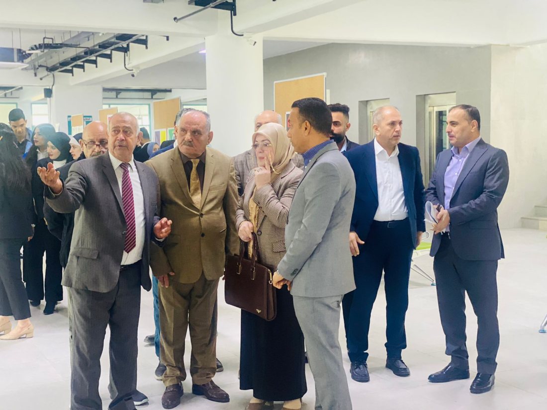 معرض للبوستر عن مضار المخدرات